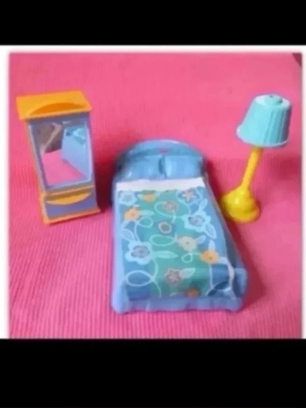 Fisher Price MY FIRST DOLLHOUSE Furniture BED DRESSER LAMP Bedroom loving family